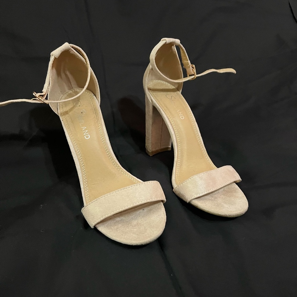 Minimalist nude 4 inch heels